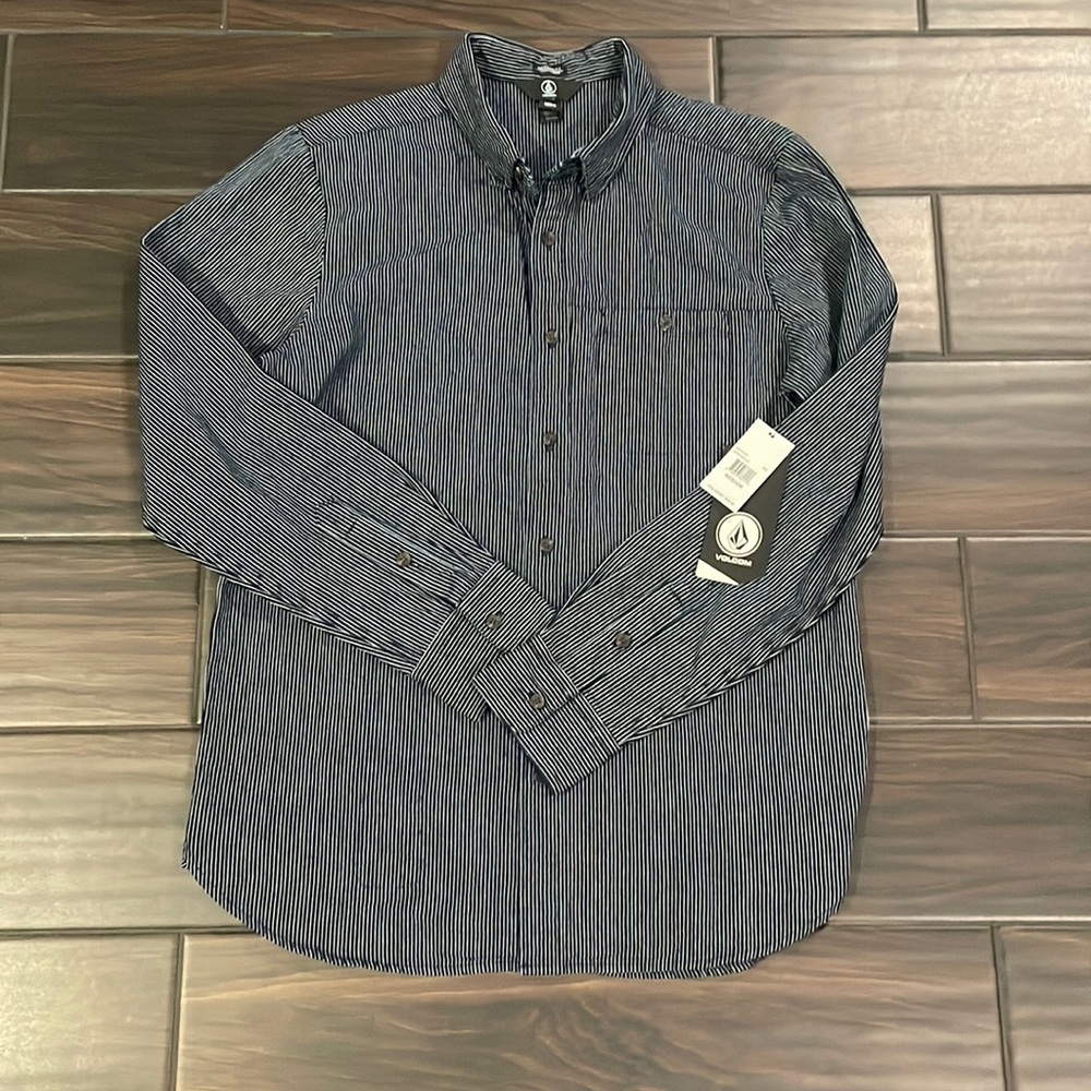 Volcom Mens shirt.